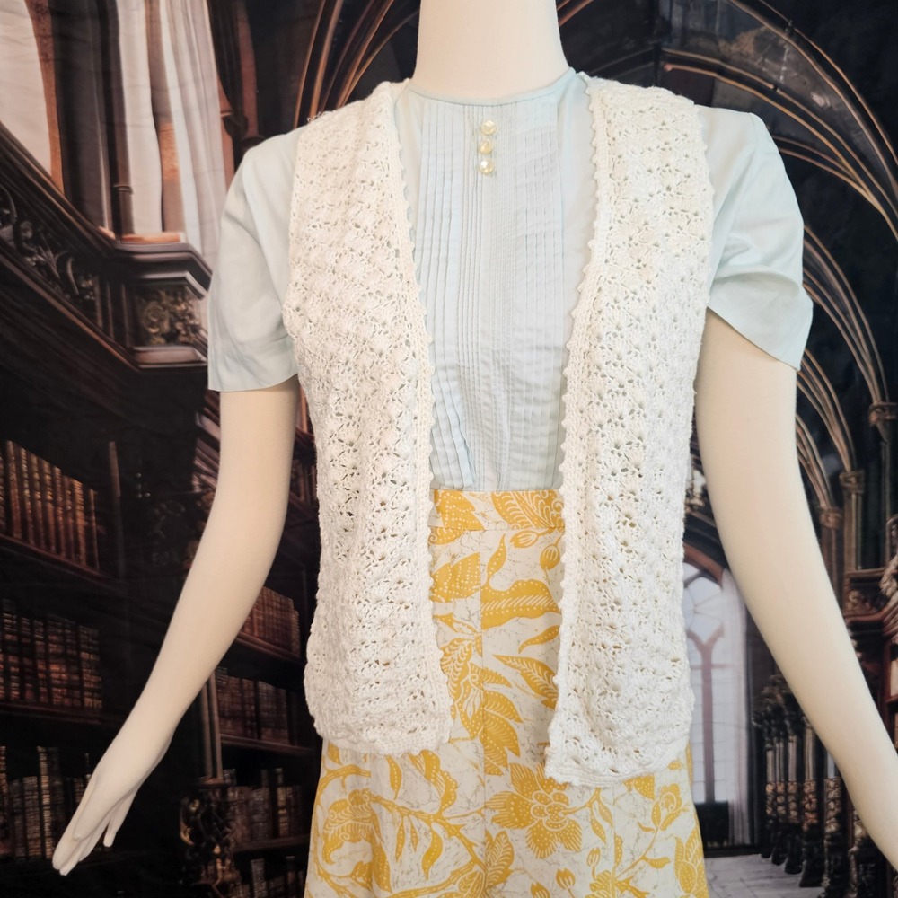 Vintage 1960s Ella Ivory Crochet Vest Open Front Knit Sleeveless Boho Shell